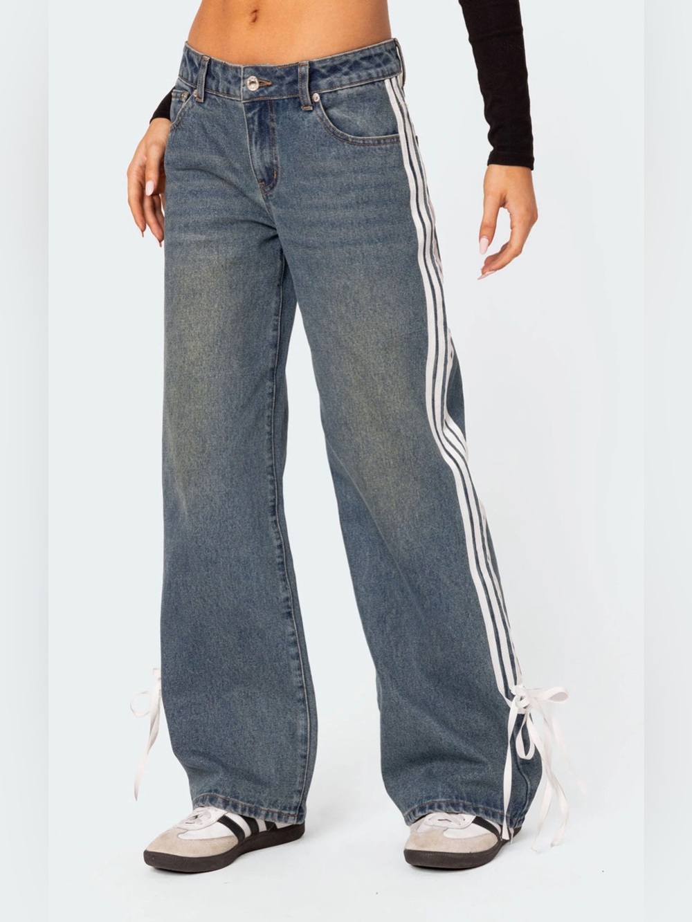 Edikted Washed Low Rise Bow Ribbon Baggy Jeans